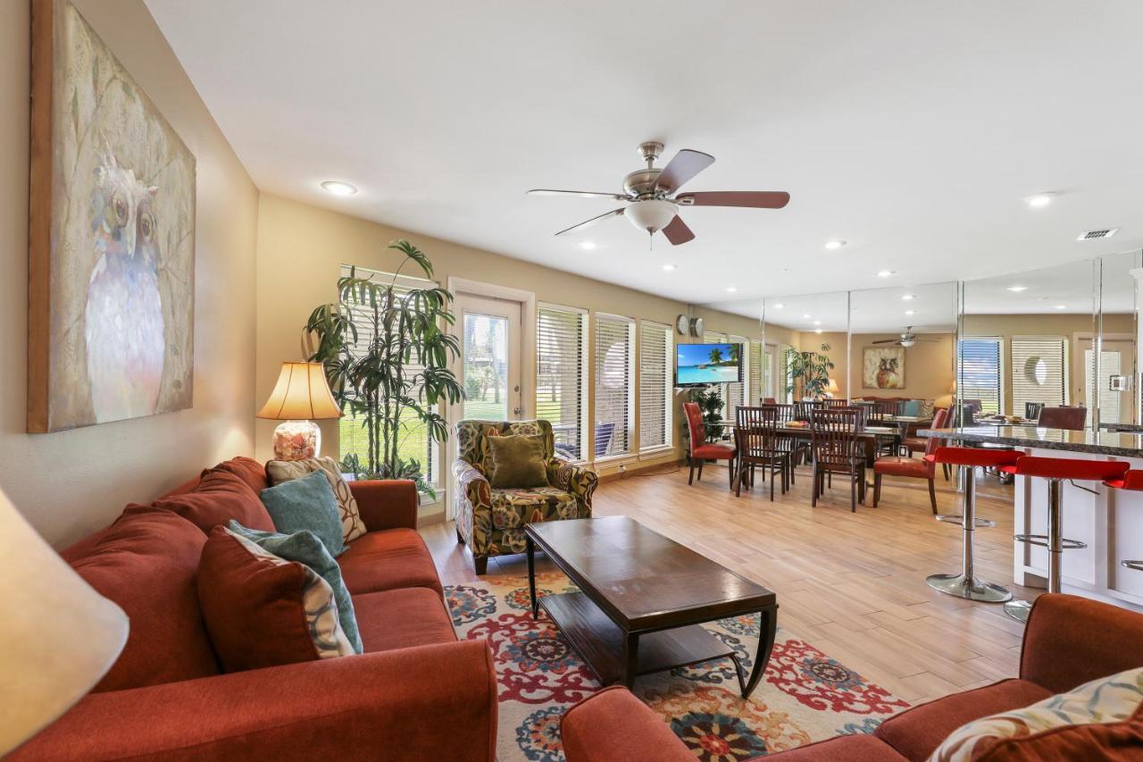 Ground Floor Beachfront Beauty! Steps To The Beach And Pool South Padre Island Exterior photo