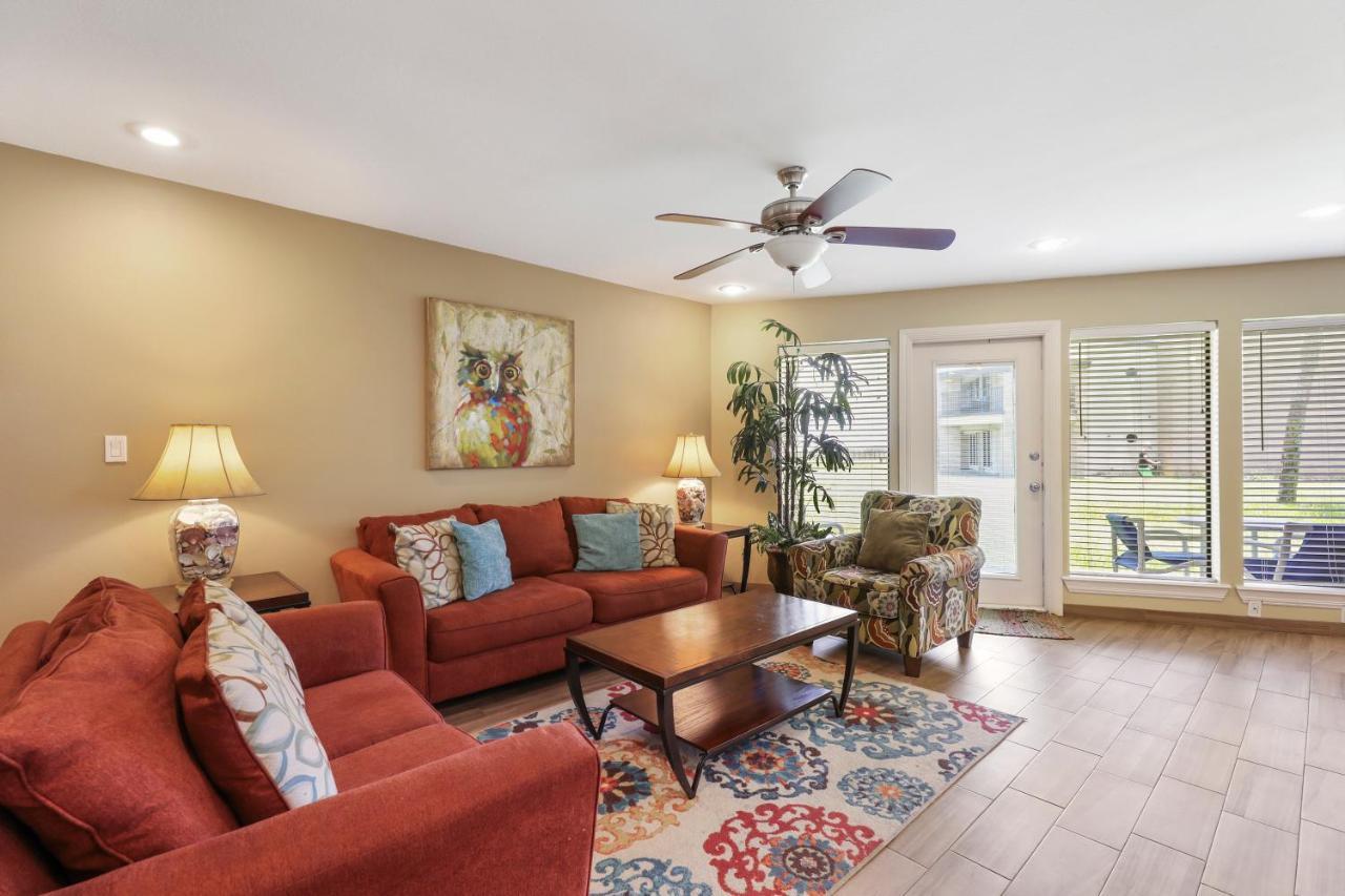Ground Floor Beachfront Beauty! Steps To The Beach And Pool South Padre Island Exterior photo